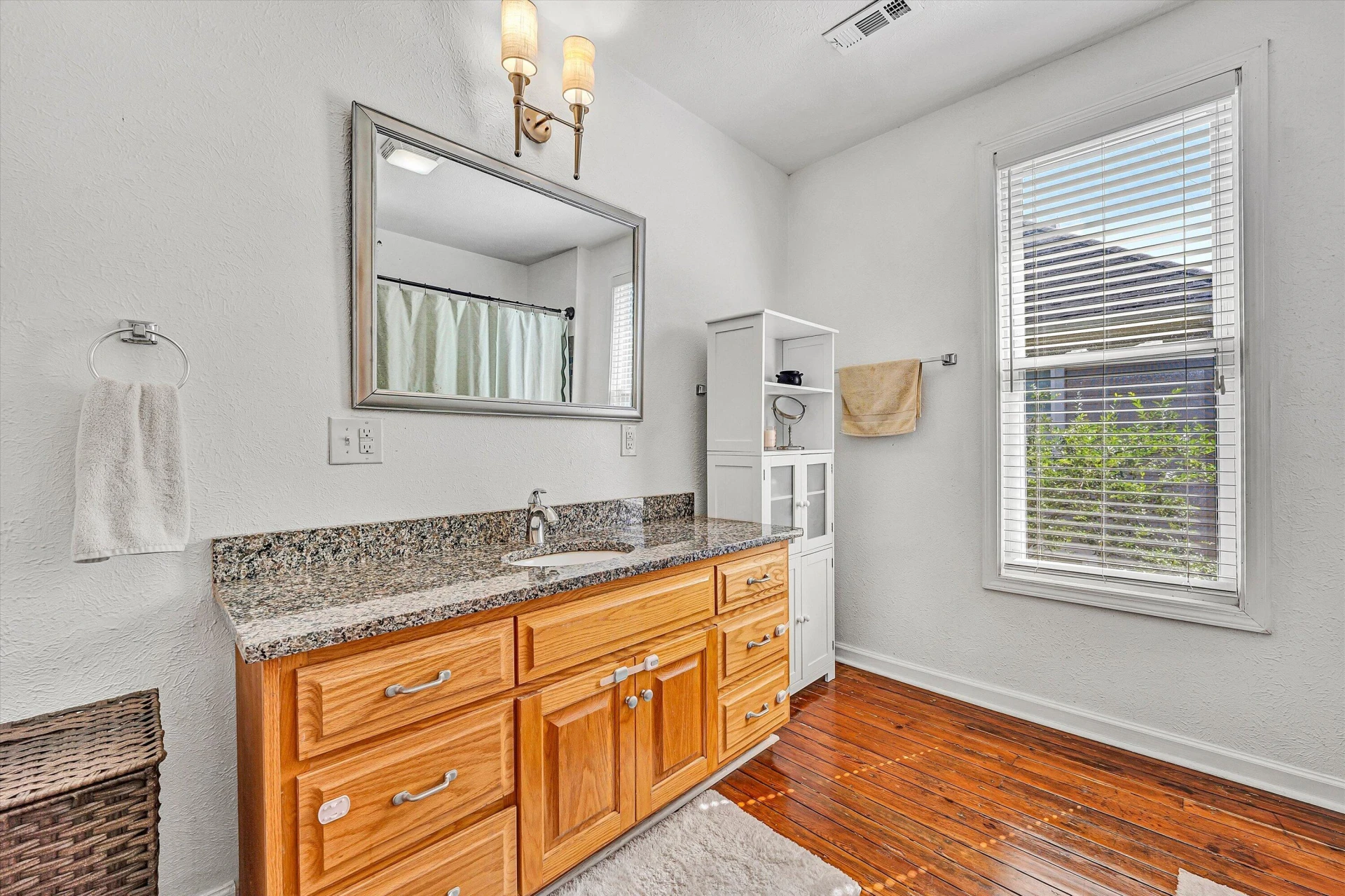 1210 Chapman AVE SW - Photo 9