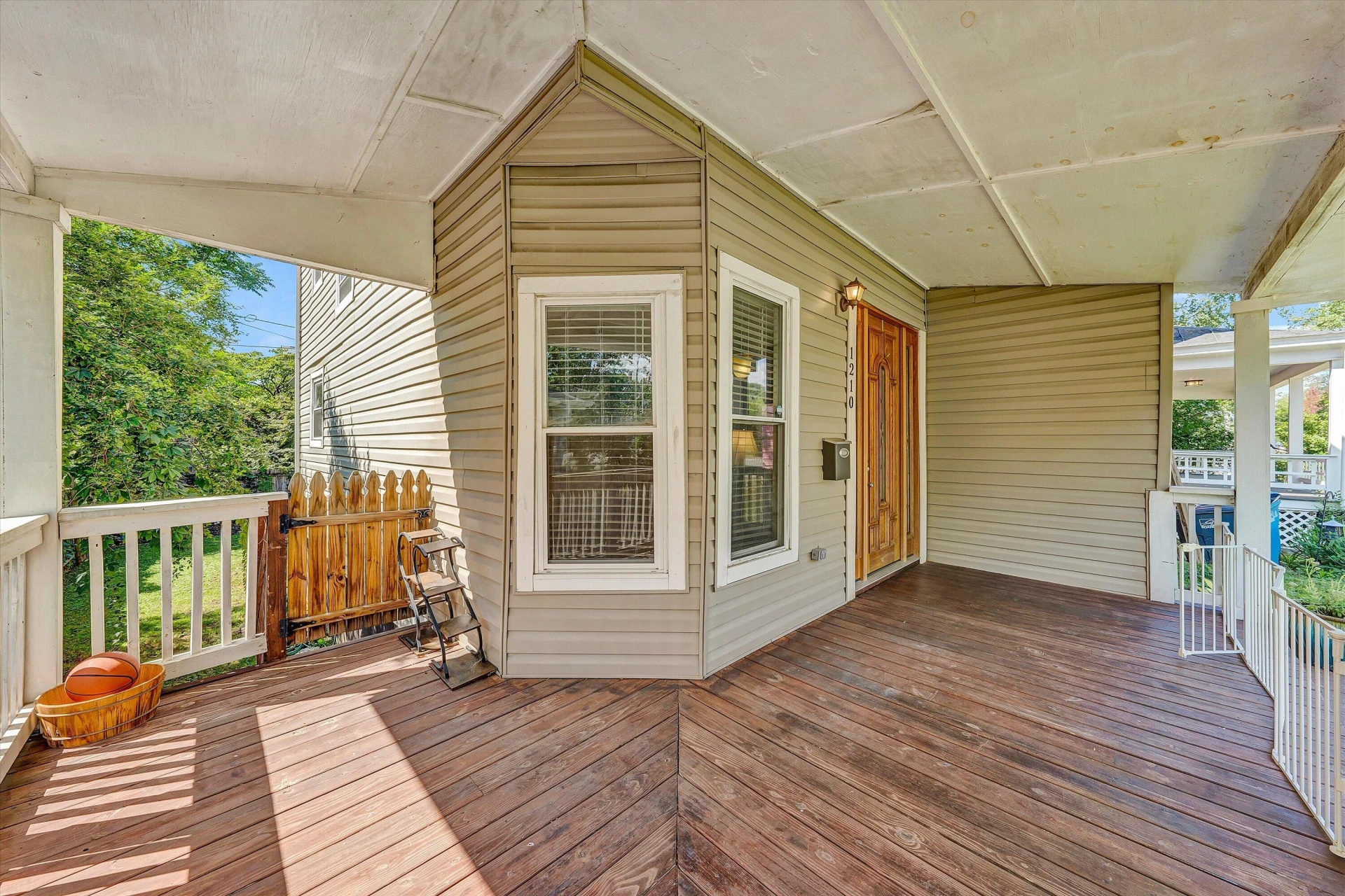 1210 Chapman AVE SW - Photo 13