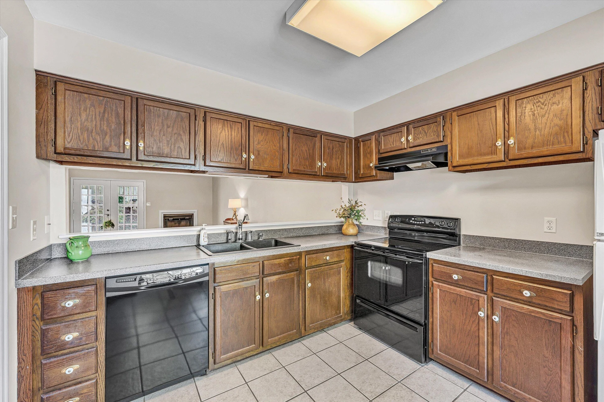 872 Stonegate CT - Photo 7