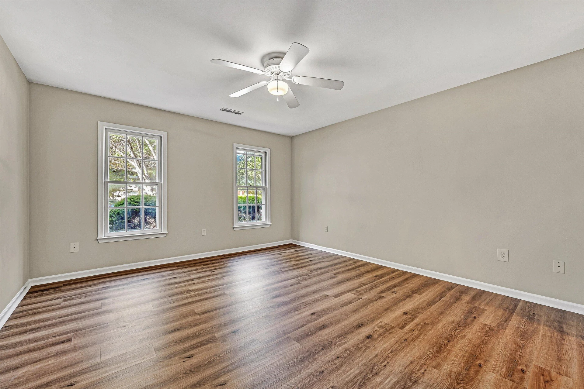 872 Stonegate CT - Photo 16