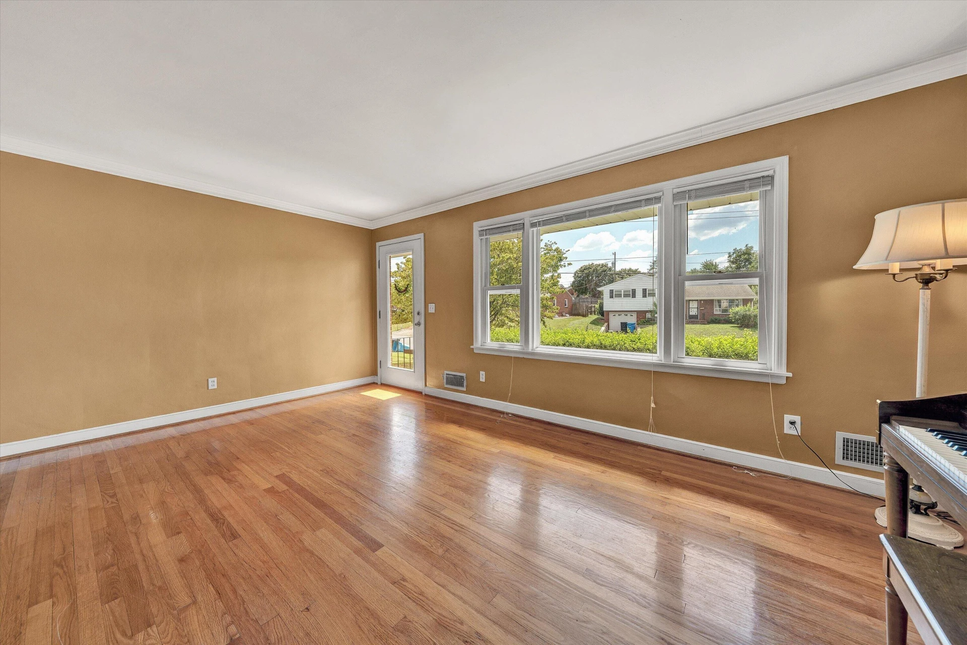 4423 Rushwood ST NW - Photo 4