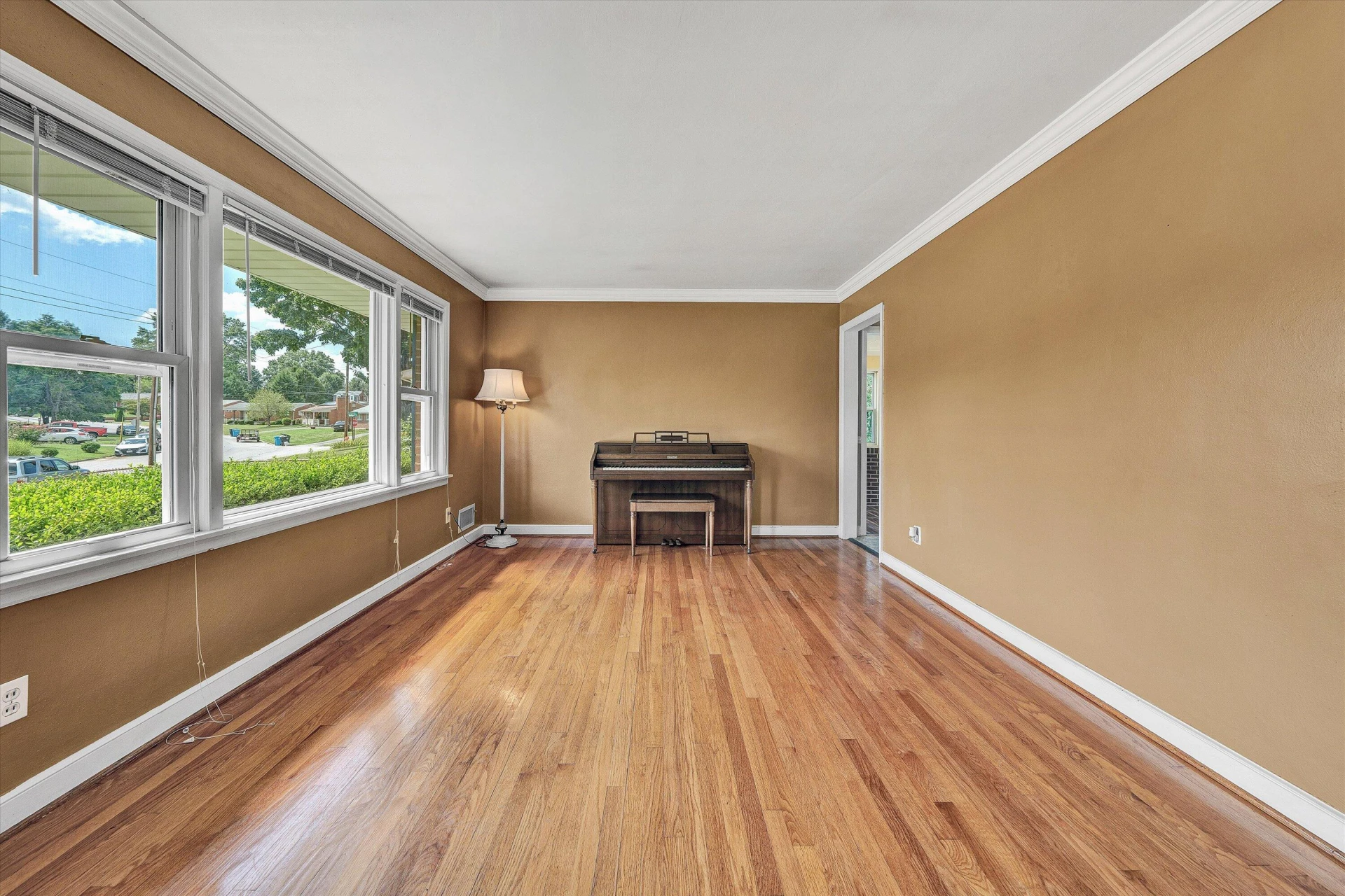 4423 Rushwood ST NW - Photo 5