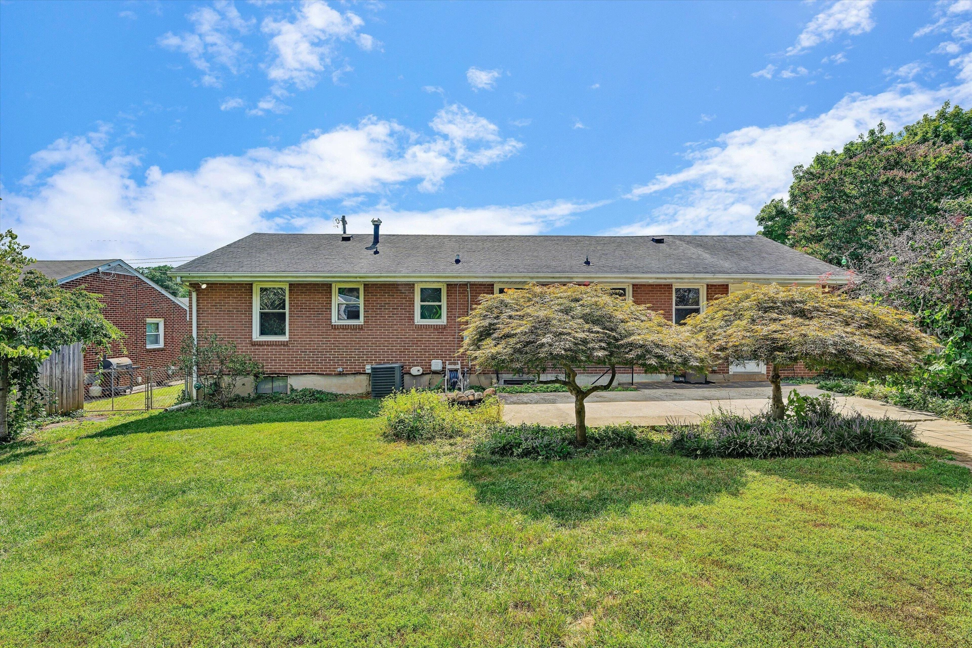 4423 Rushwood ST NW - Photo 38