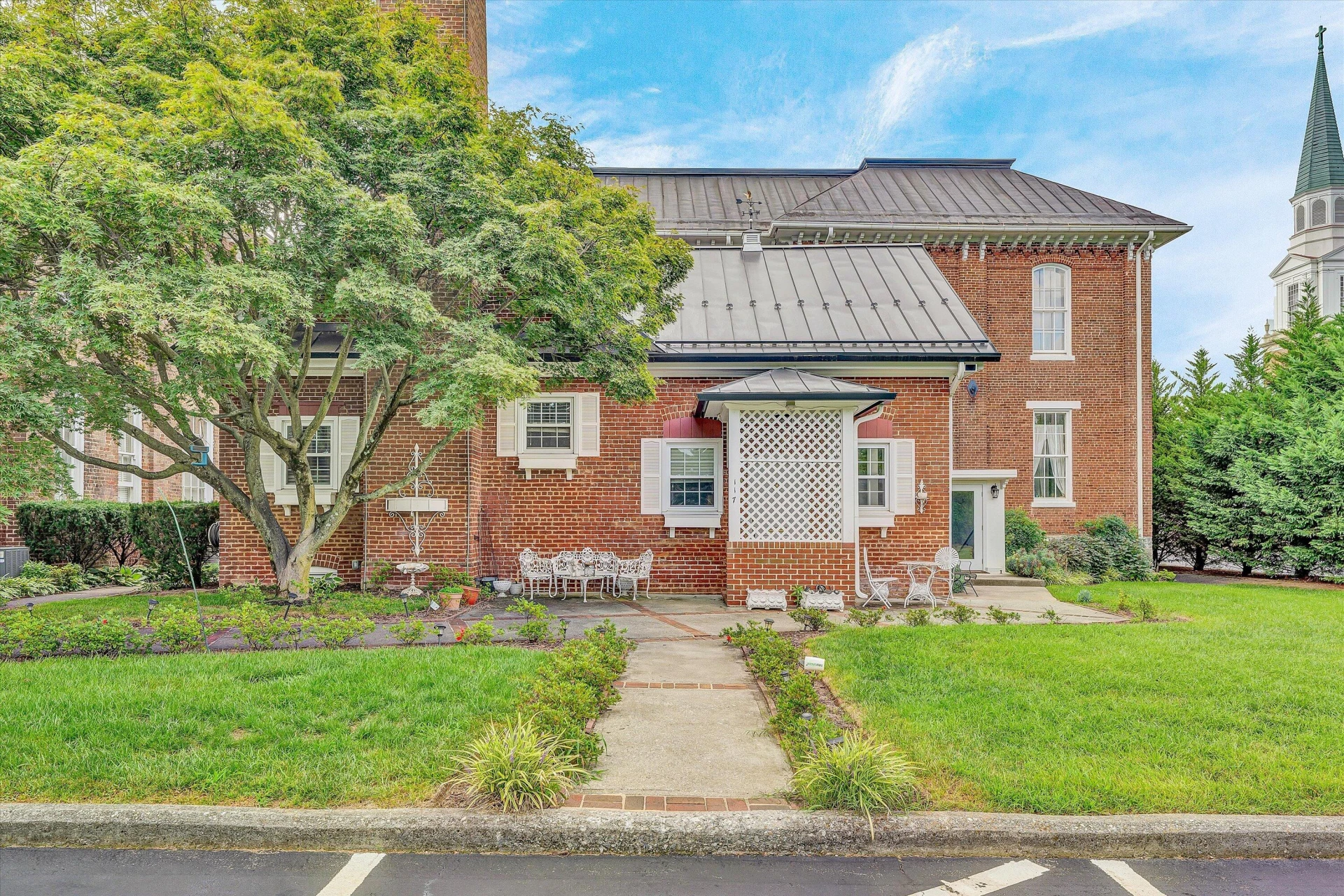 125 Academy ST - Photo 8
