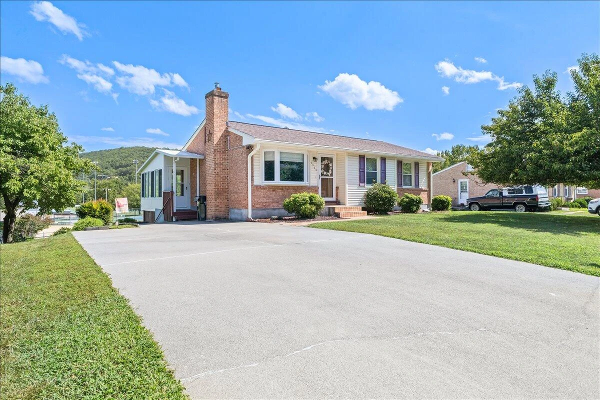 3920 Meadowlark RD - Photo 2