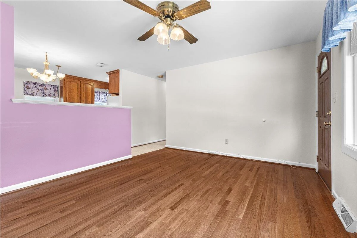 3920 Meadowlark RD - Photo 5
