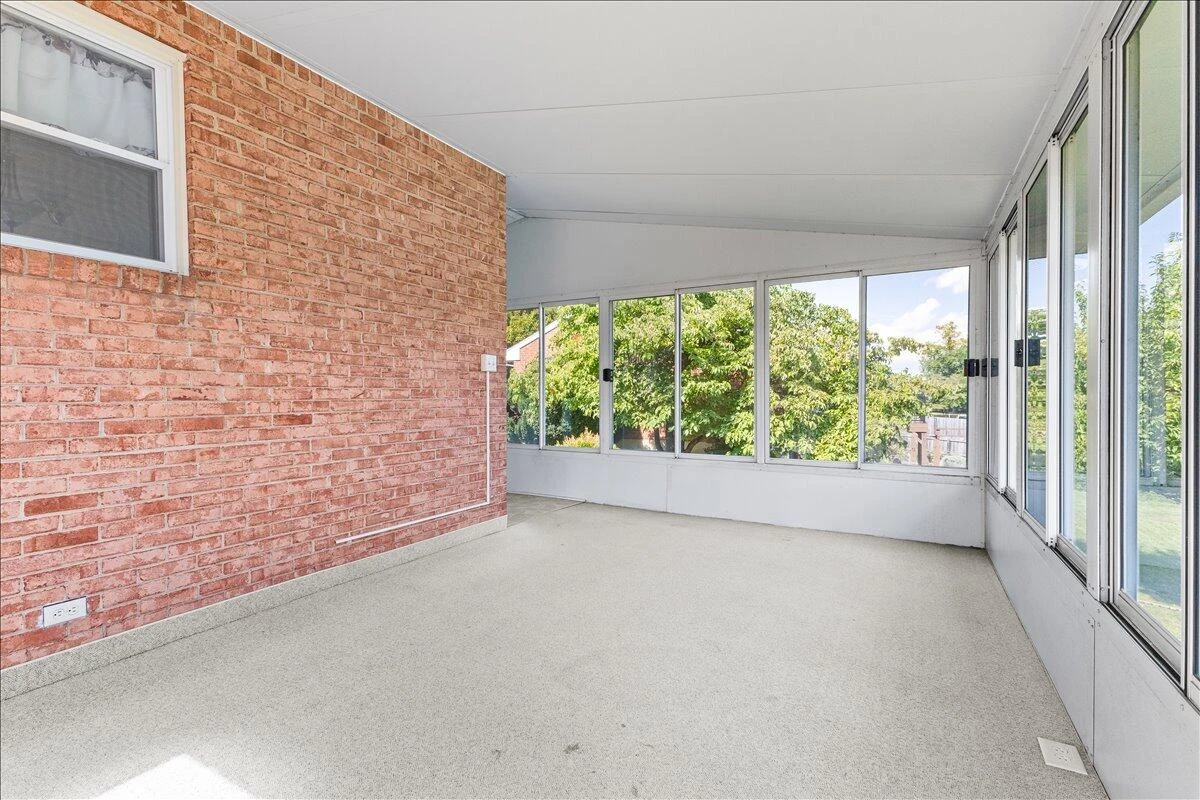3920 Meadowlark RD - Photo 18