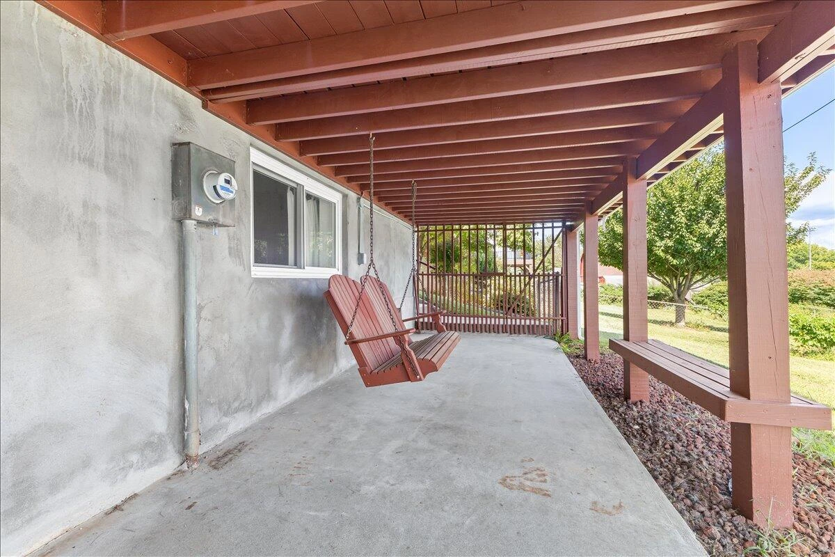 3920 Meadowlark RD - Photo 28