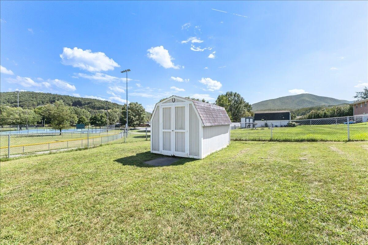 3920 Meadowlark RD - Photo 31