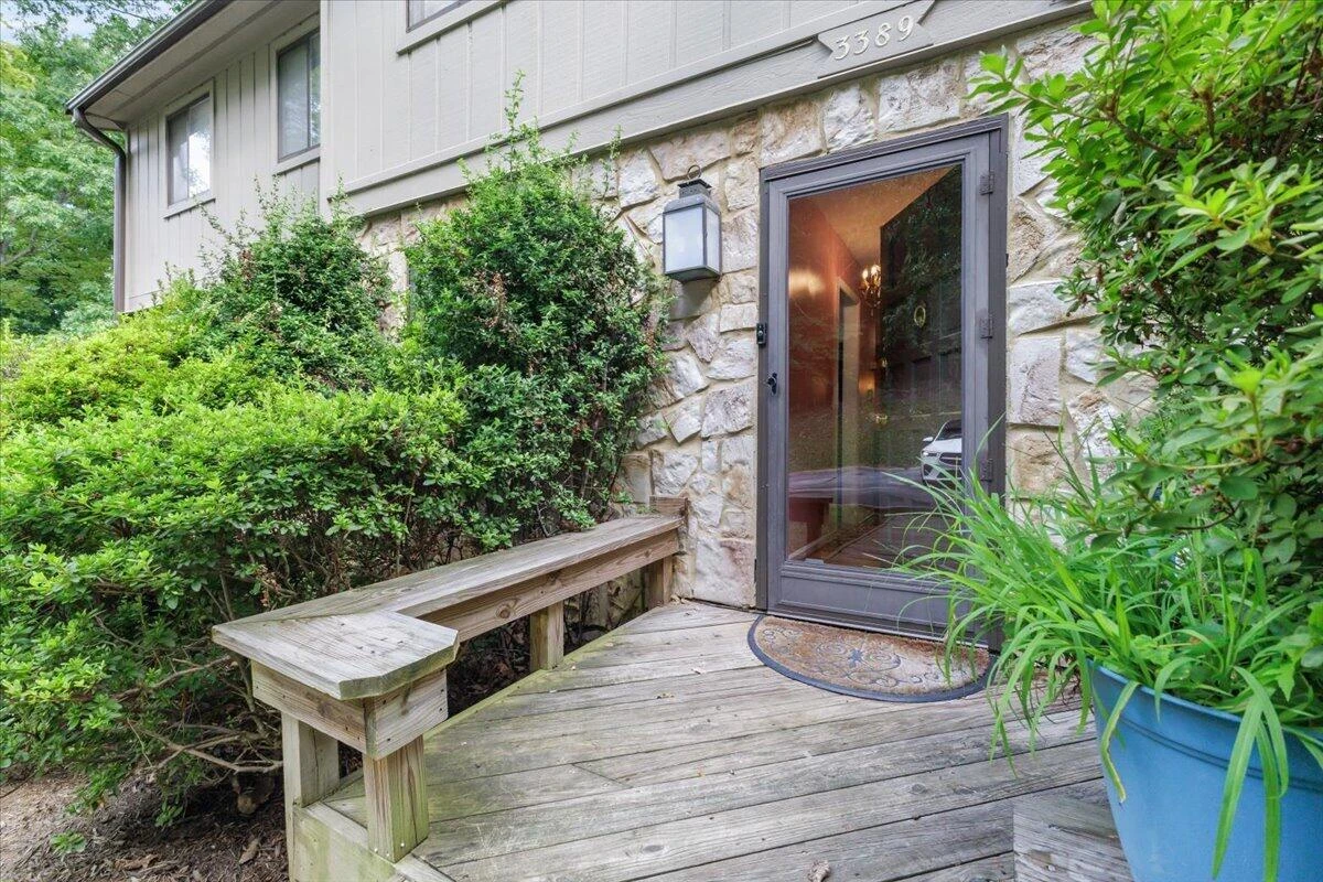 3389 Kelly LN - Photo 2