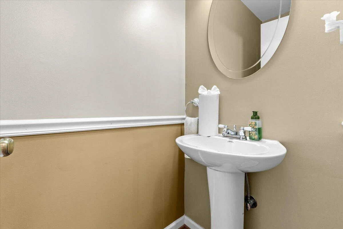3389 Kelly LN - Photo 4