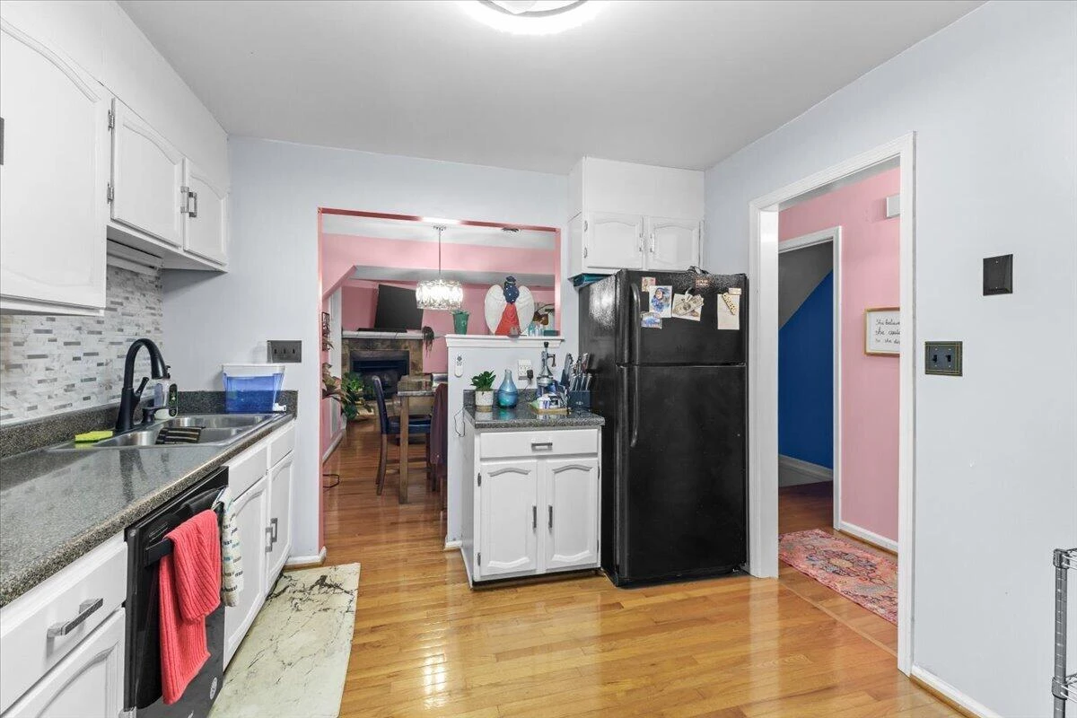 3389 Kelly LN - Photo 7