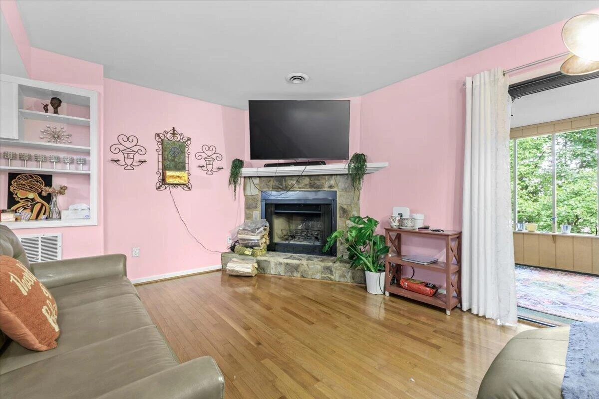 3389 Kelly LN - Photo 11