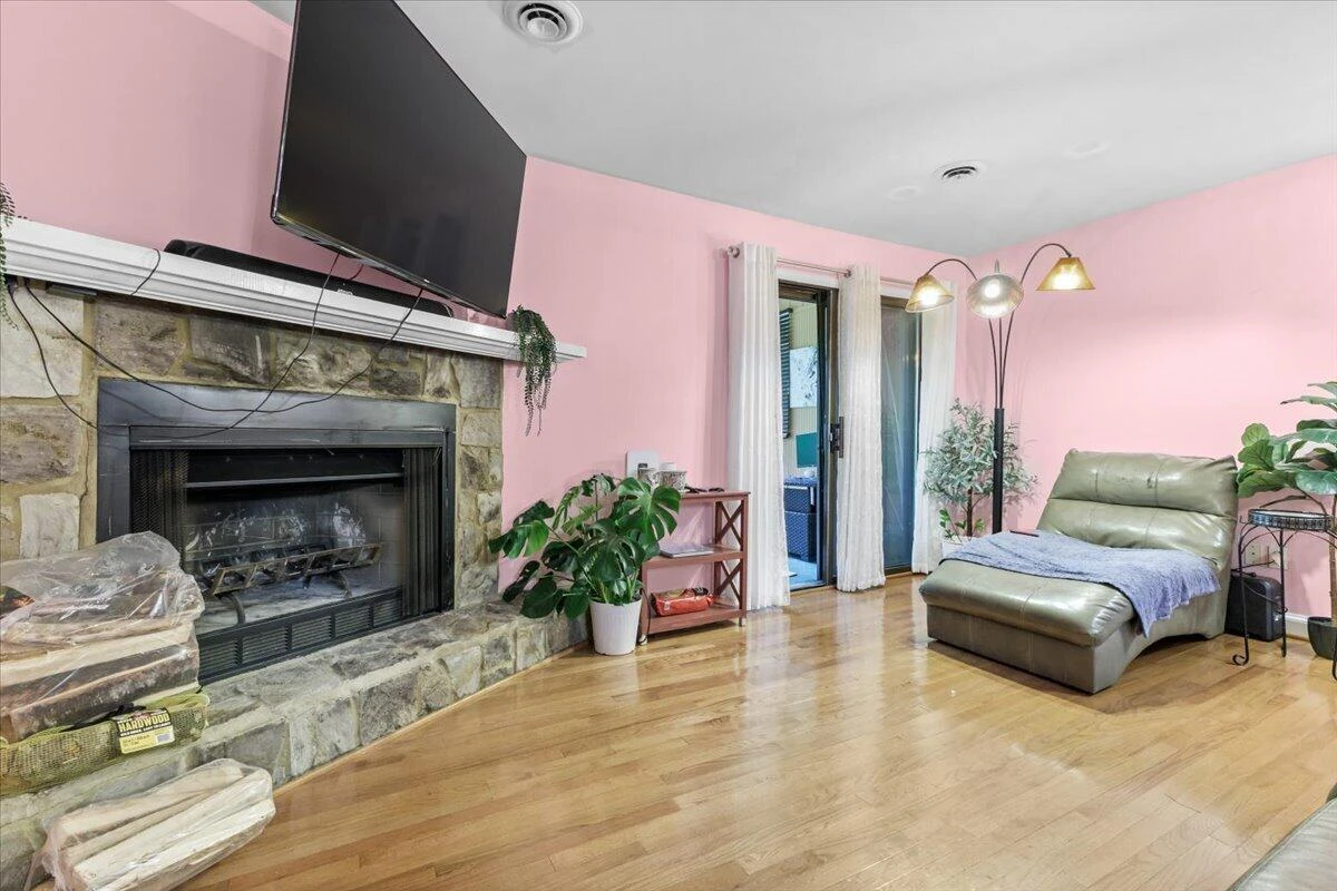 3389 Kelly LN - Photo 12