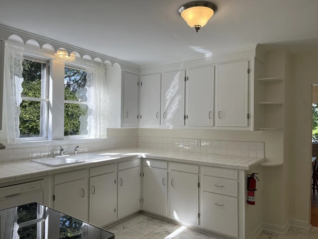 716 Hill AVE - Photo 3
