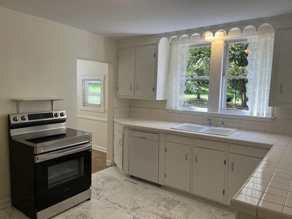 716 Hill AVE - Photo 11