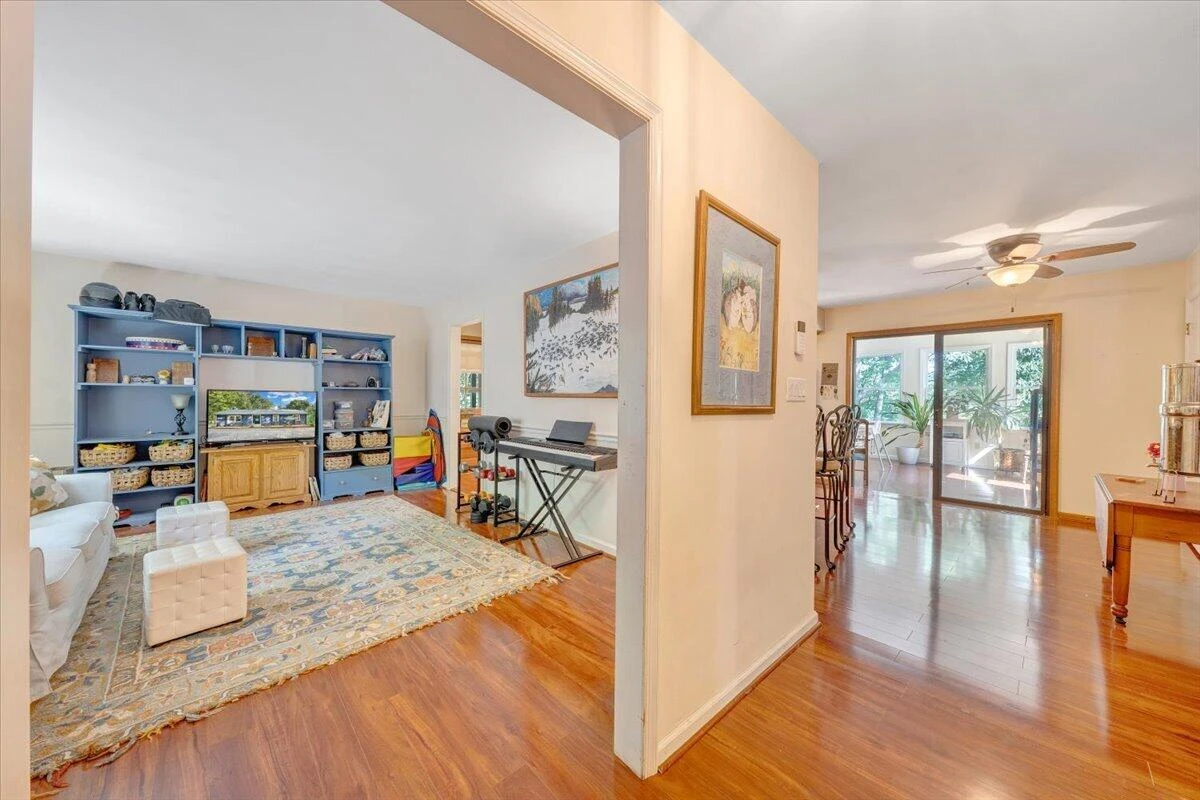 2160 La Bellevue DR - Photo 3