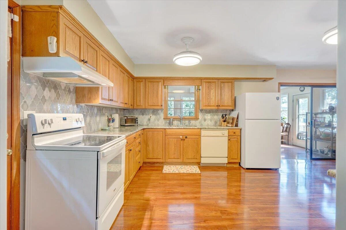 2160 La Bellevue DR - Photo 8