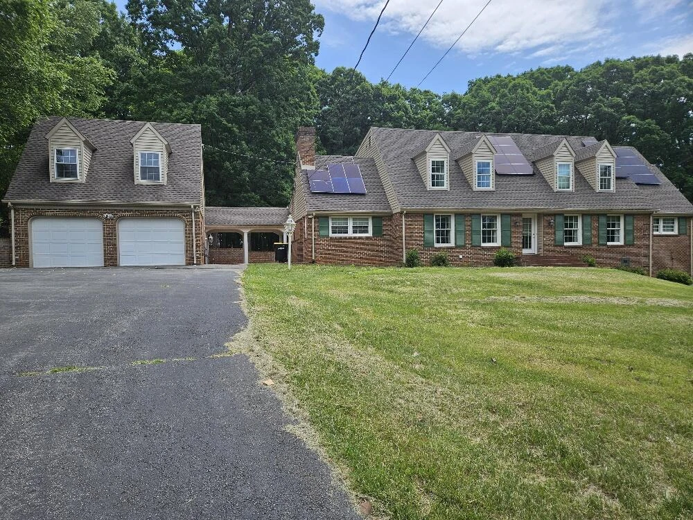 320 Hilltop DR