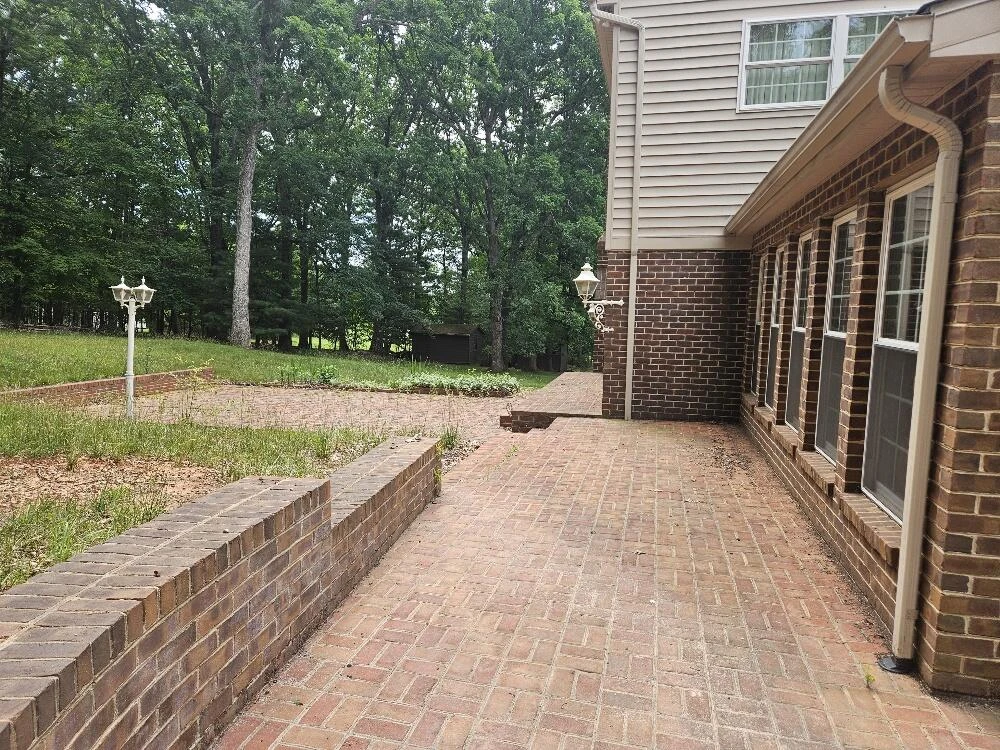 320 Hilltop DR - Photo 4