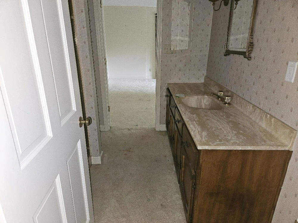 320 Hilltop DR - Photo 17