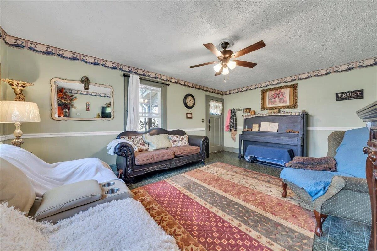 175 Lahue DR - Photo 2