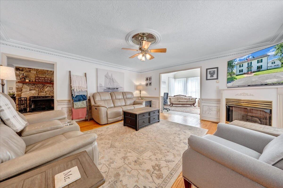 114 Pleasure Point DR - Photo 17
