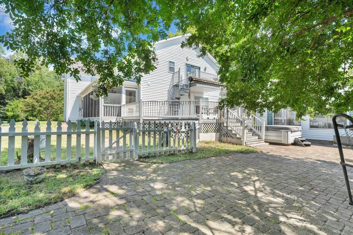 114 Pleasure Point DR - Photo 76
