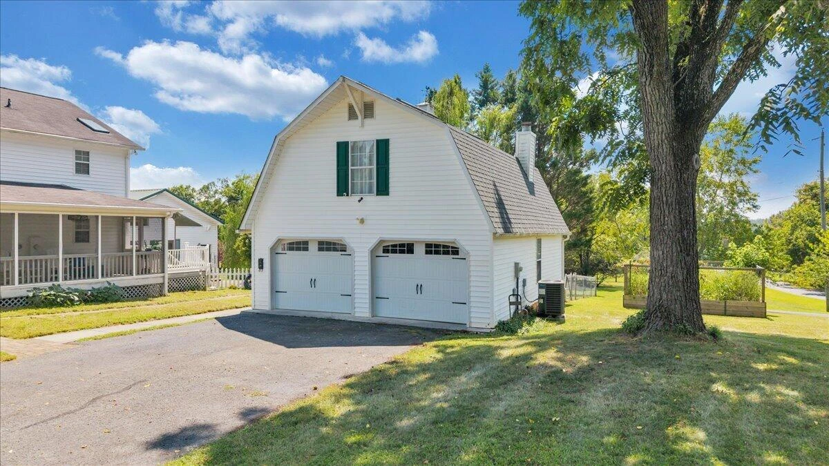 114 Pleasure Point DR - Photo 92