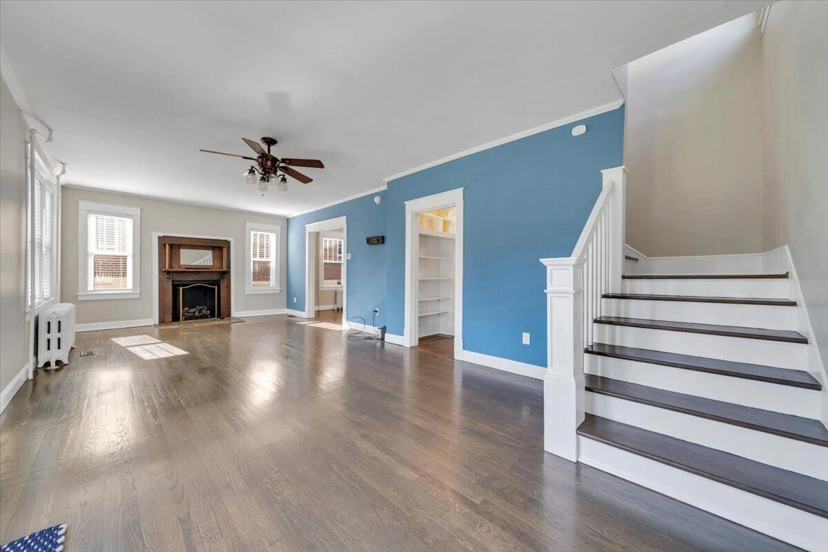 2206 Windsor AVE SW - Photo 4