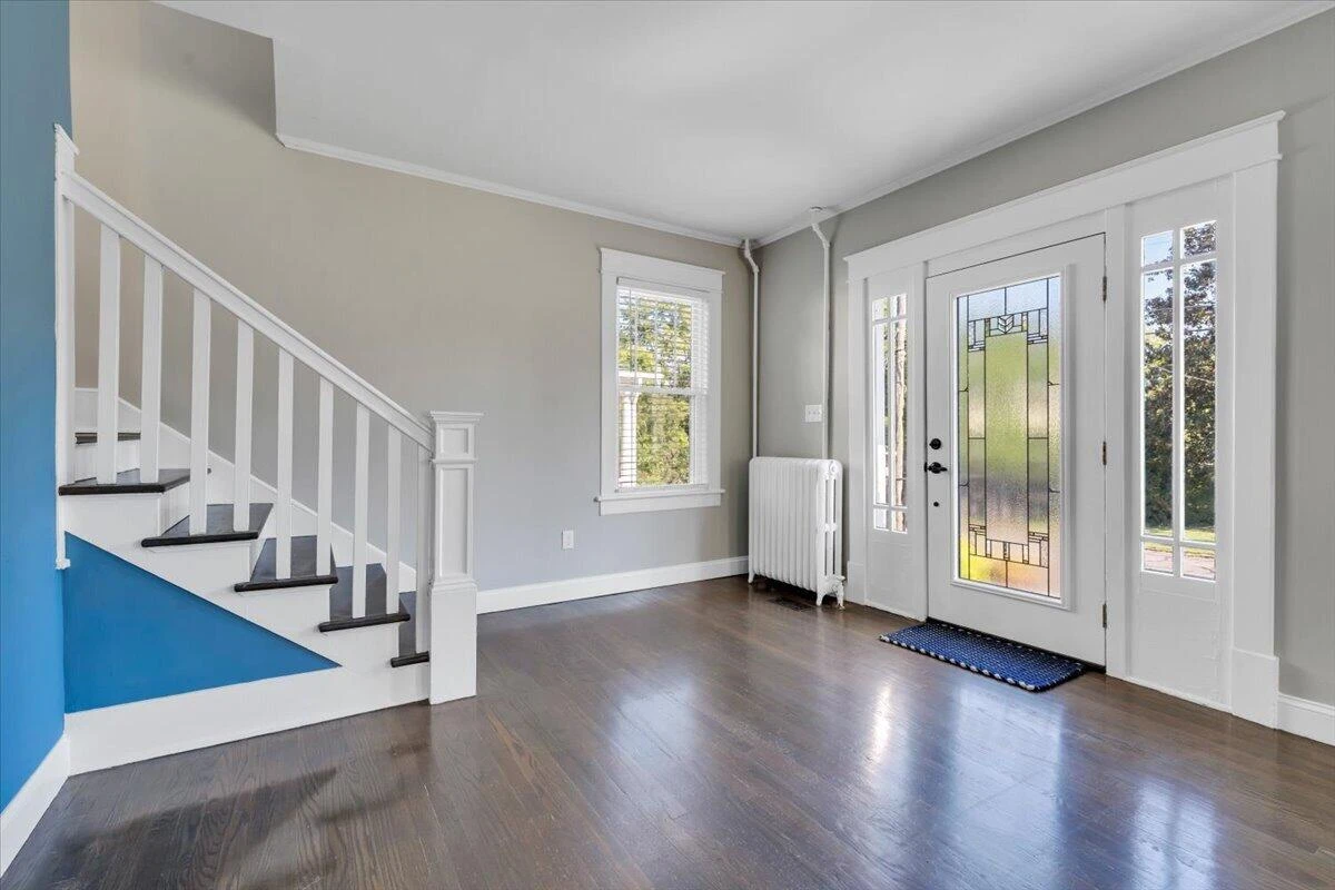 2206 Windsor AVE SW - Photo 5