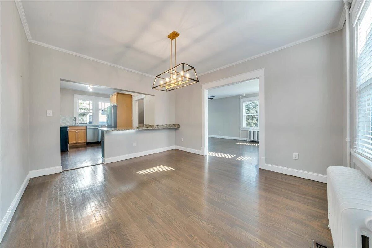 2206 Windsor AVE SW - Photo 13