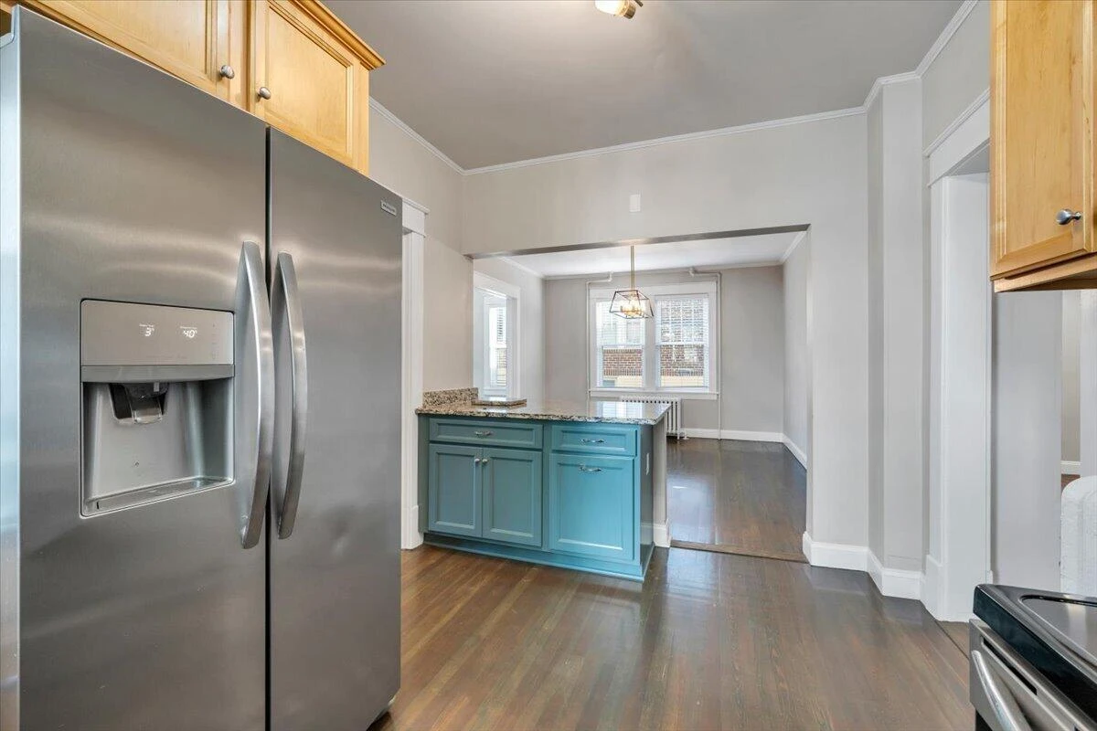 2206 Windsor AVE SW - Photo 18