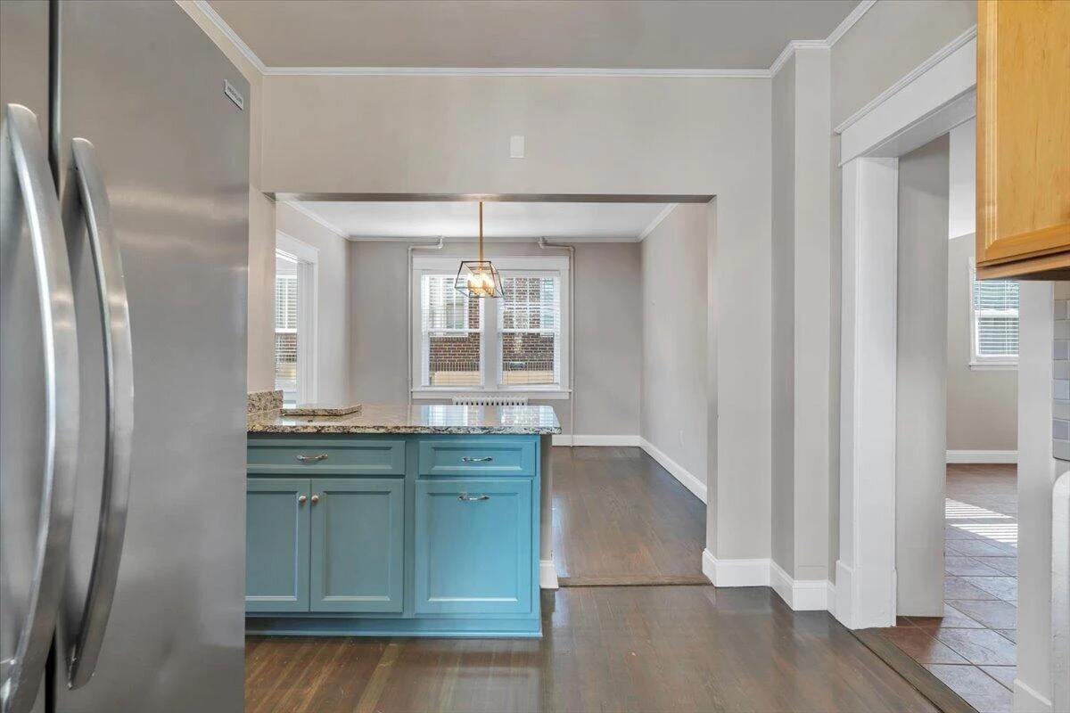 2206 Windsor AVE SW - Photo 19