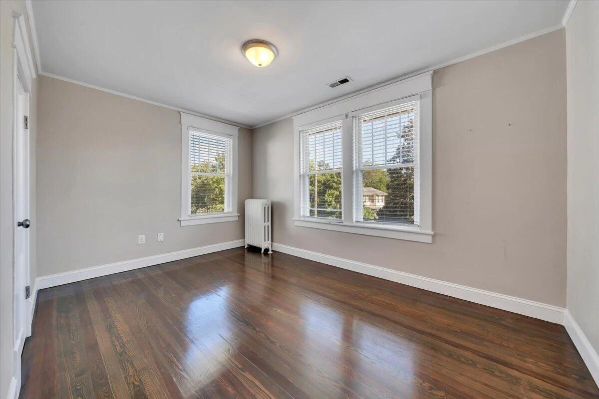 2206 Windsor AVE SW - Photo 30