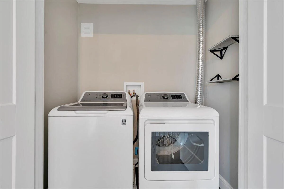 2206 Windsor AVE SW - Photo 34