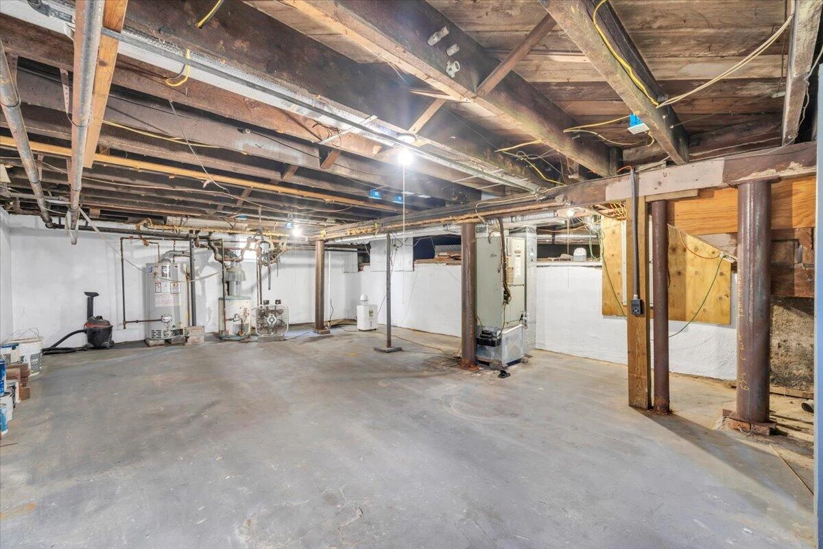 2206 Windsor AVE SW - Photo 35