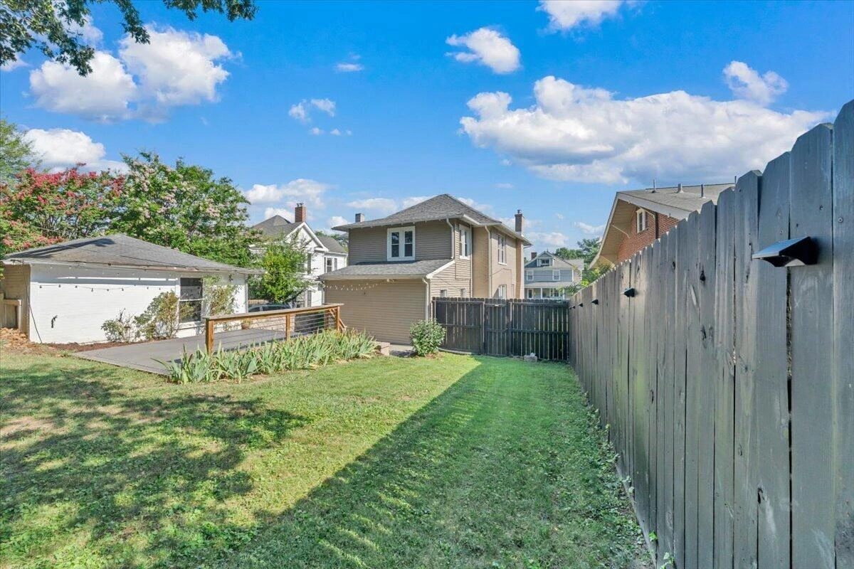 2206 Windsor AVE SW - Photo 43