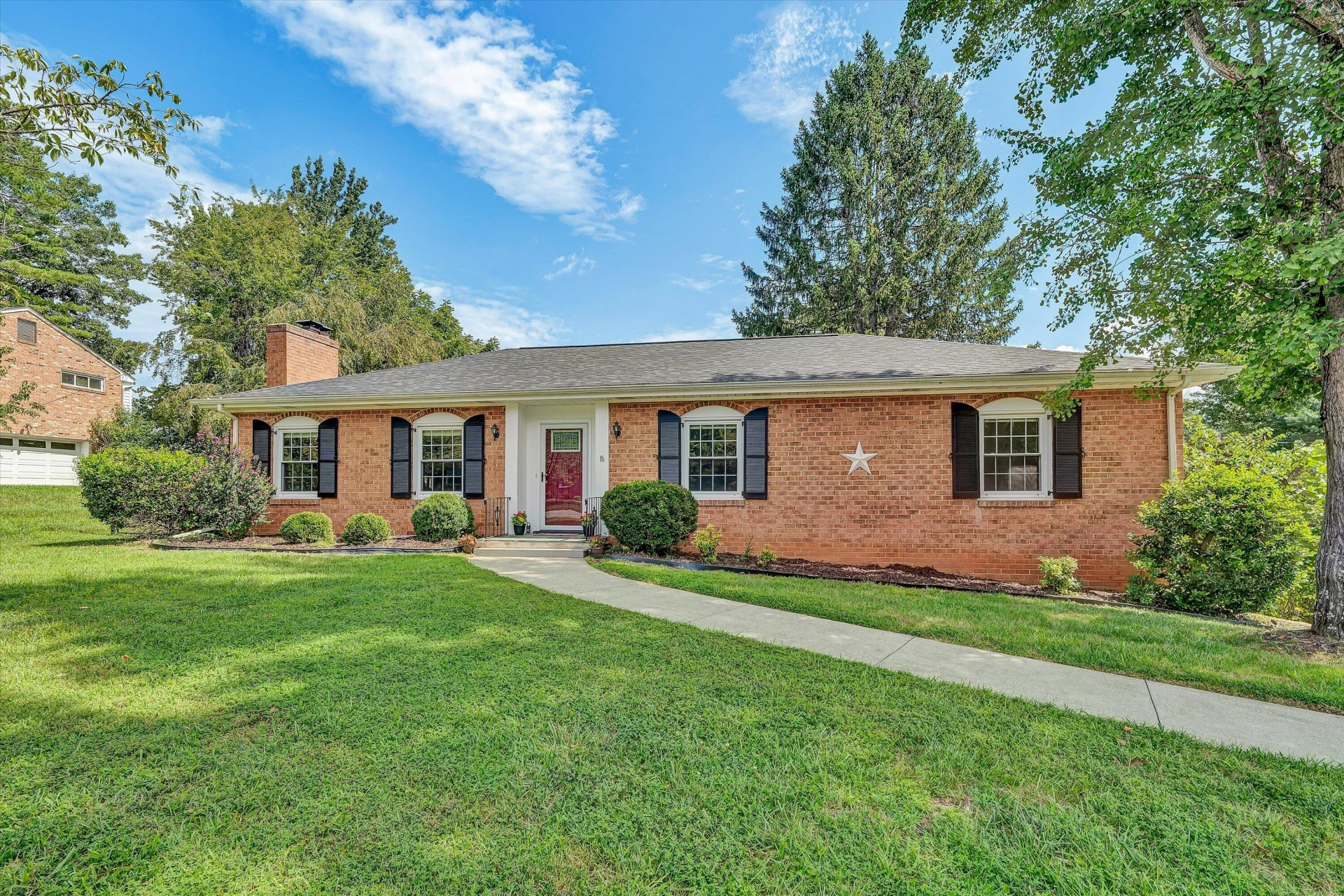 4203 Woodridge DR