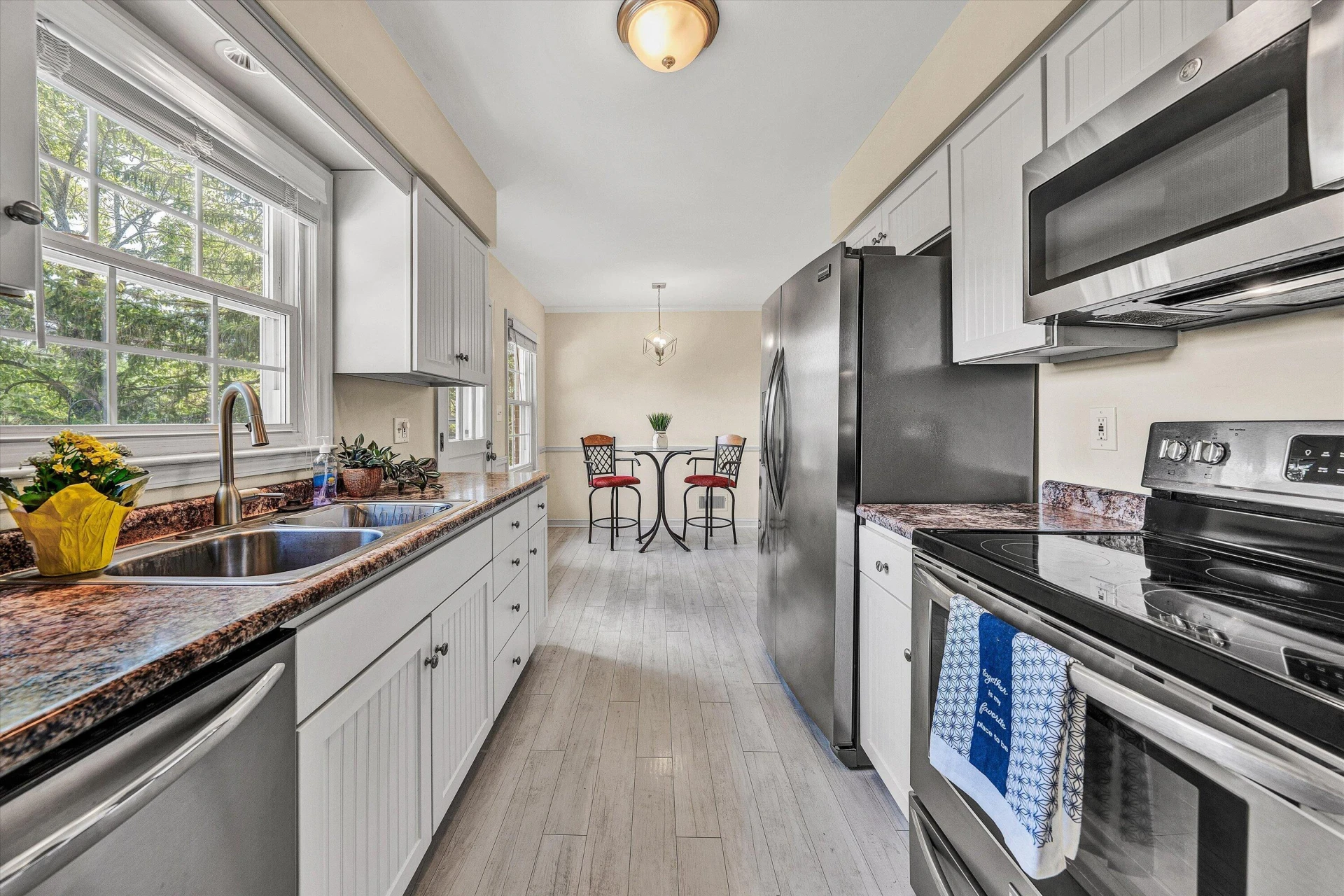 4203 Woodridge DR - Photo 10