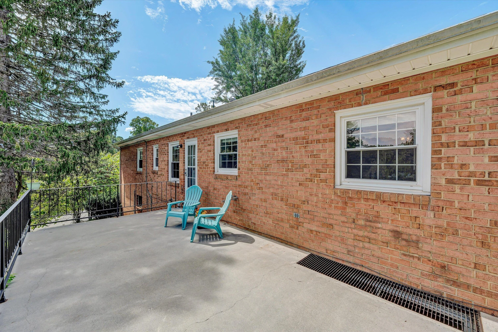 4203 Woodridge DR - Photo 15