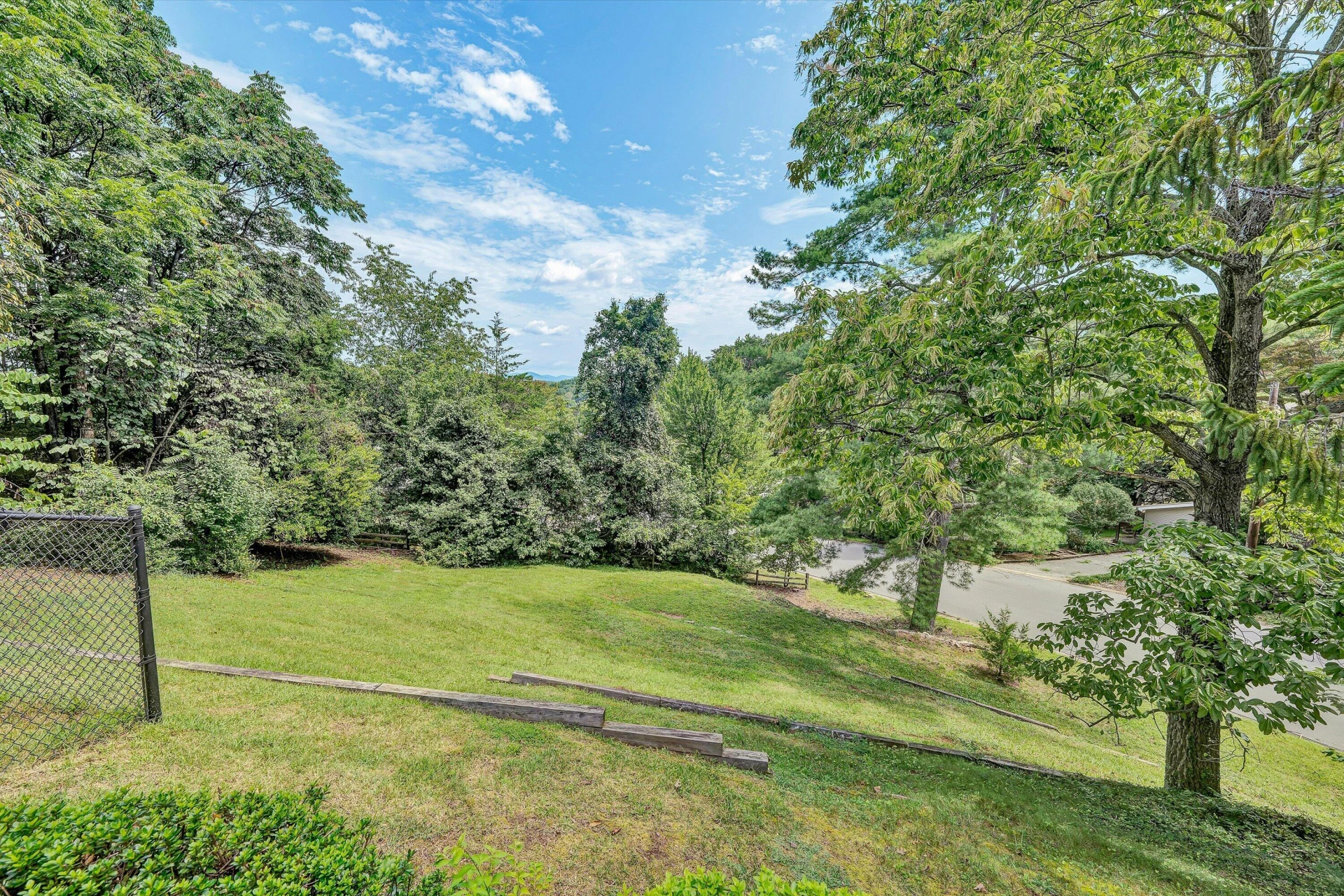 4203 Woodridge DR - Photo 17