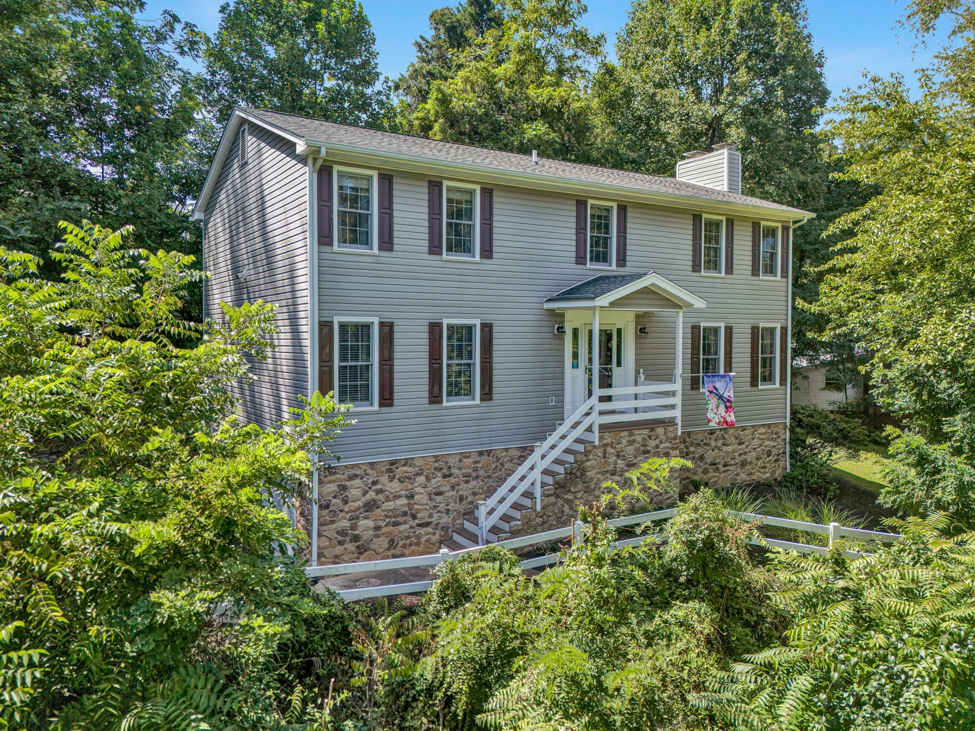 5448 Highfields RD