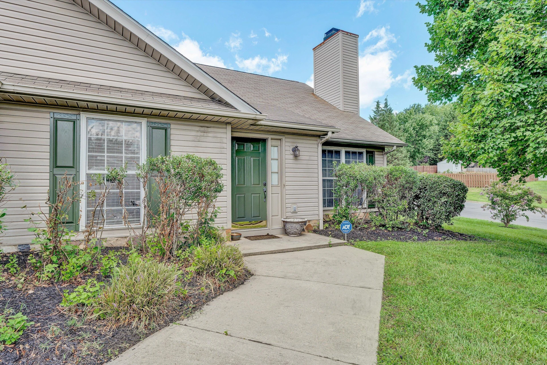 5002 Orchard Park DR - Photo 5