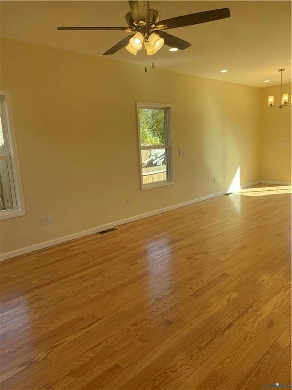 157 Diamond AVE - Photo 4