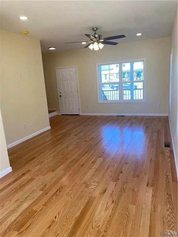 157 Diamond AVE - Photo 5