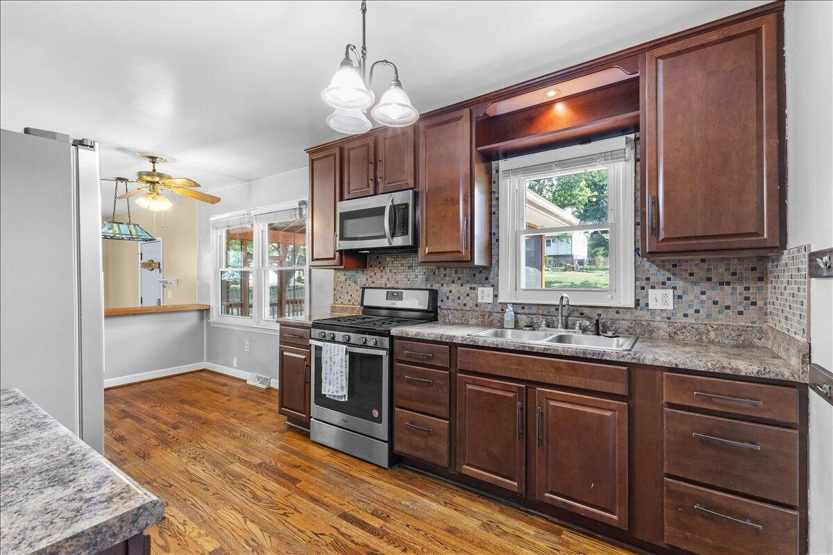 5619 Oakland BLVD - Photo 3