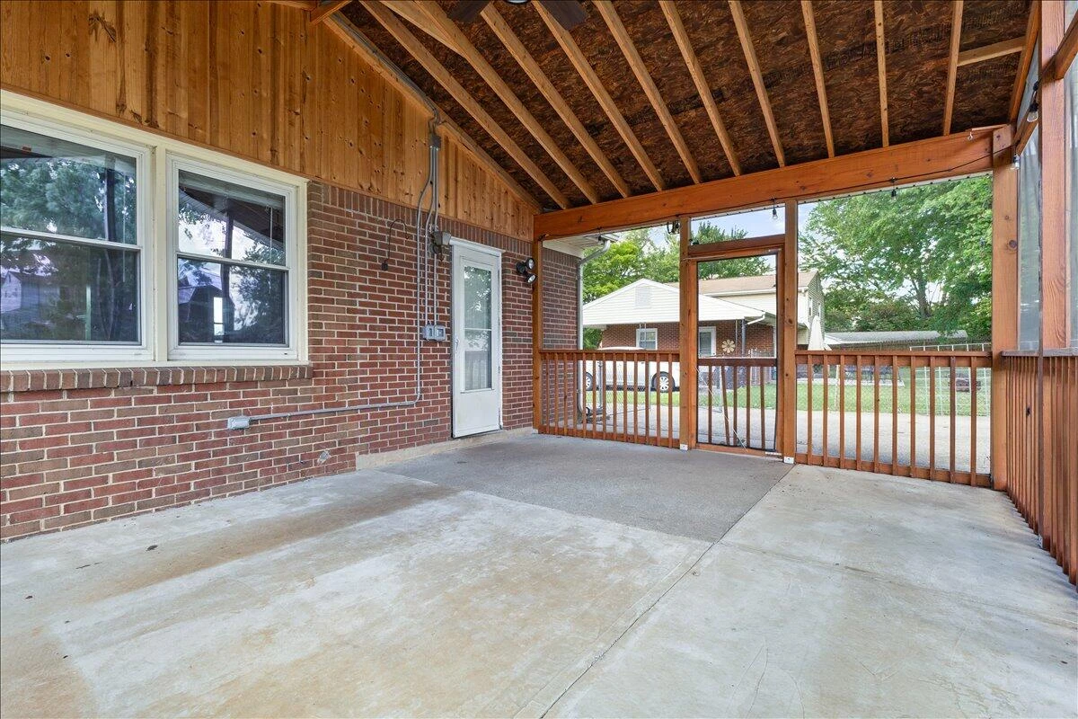 5619 Oakland BLVD - Photo 15
