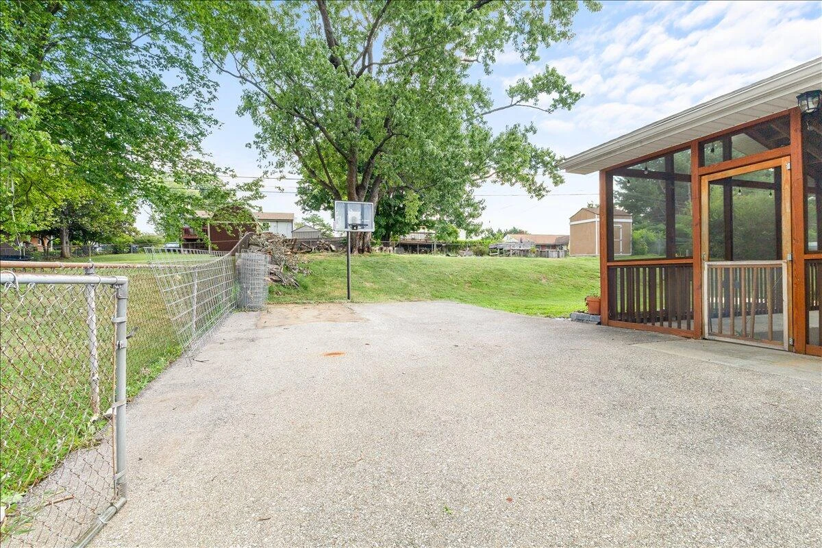 5619 Oakland BLVD - Photo 16