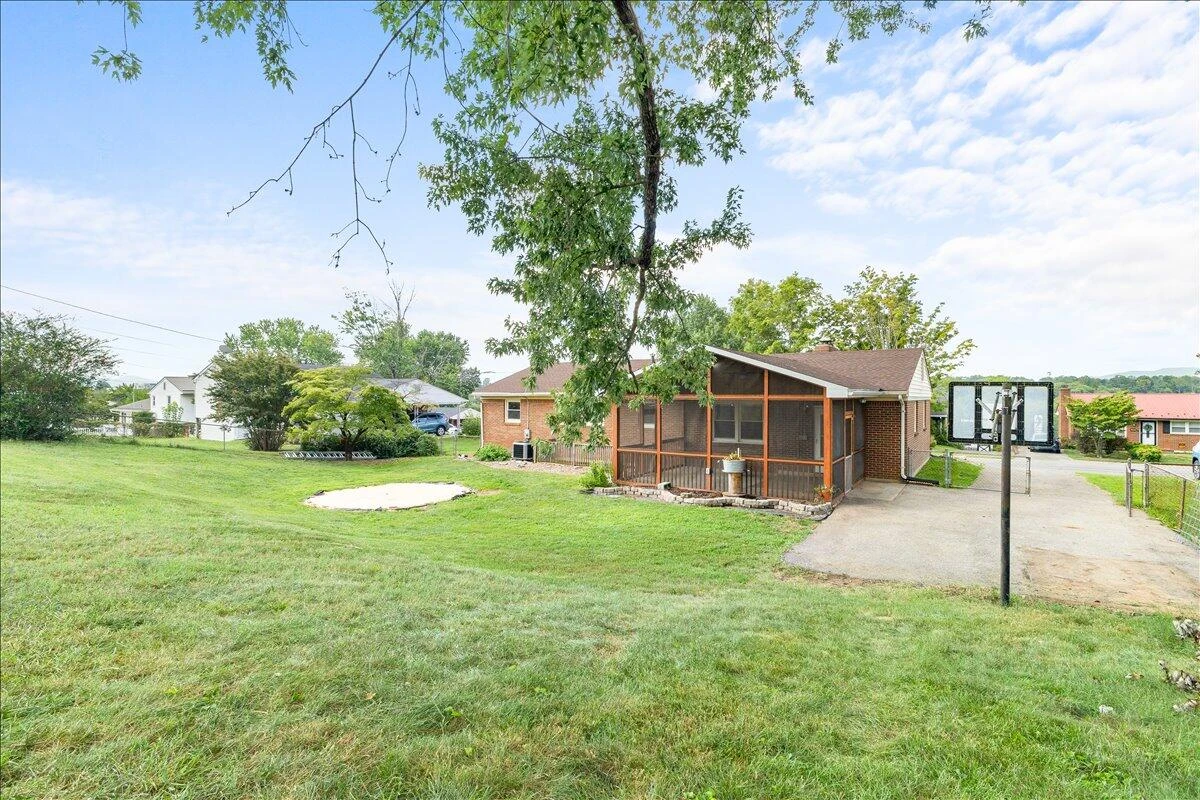 5619 Oakland BLVD - Photo 17